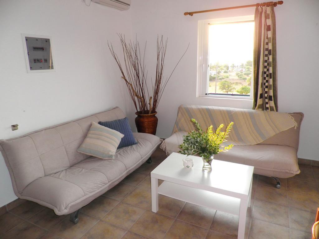 Giannikas Apartments Livadi  客房 照片